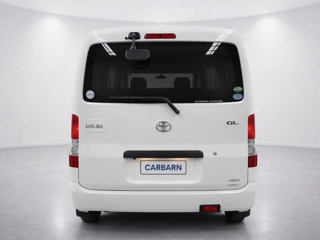 2019 Toyota Liteace GL 4WD rear exterior photo 2