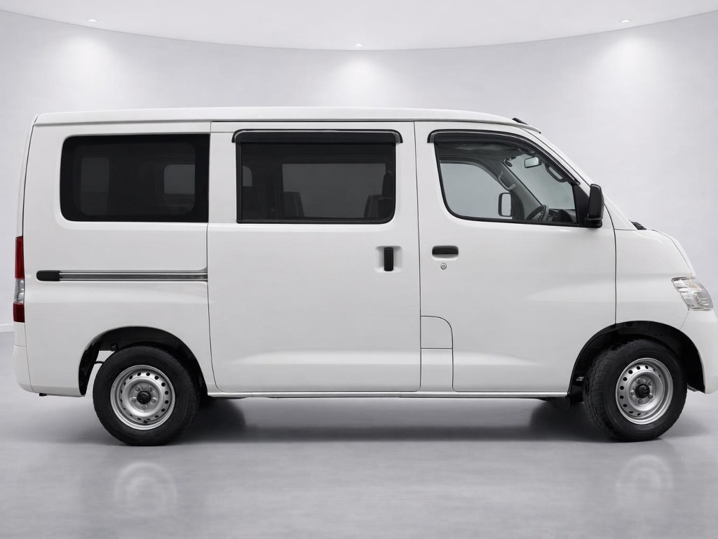 2019 Toyota Liteace GL 4WD side exterior photo 2