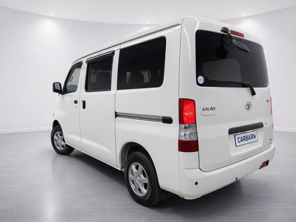 2019 Toyota Liteace GL 4WD rear exterior