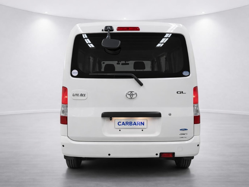 2019 Toyota Liteace GL 4WD rear exterior photo 2