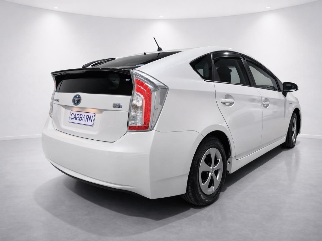 2013 Toyota Prius S Hybrid rear exterior photo 3