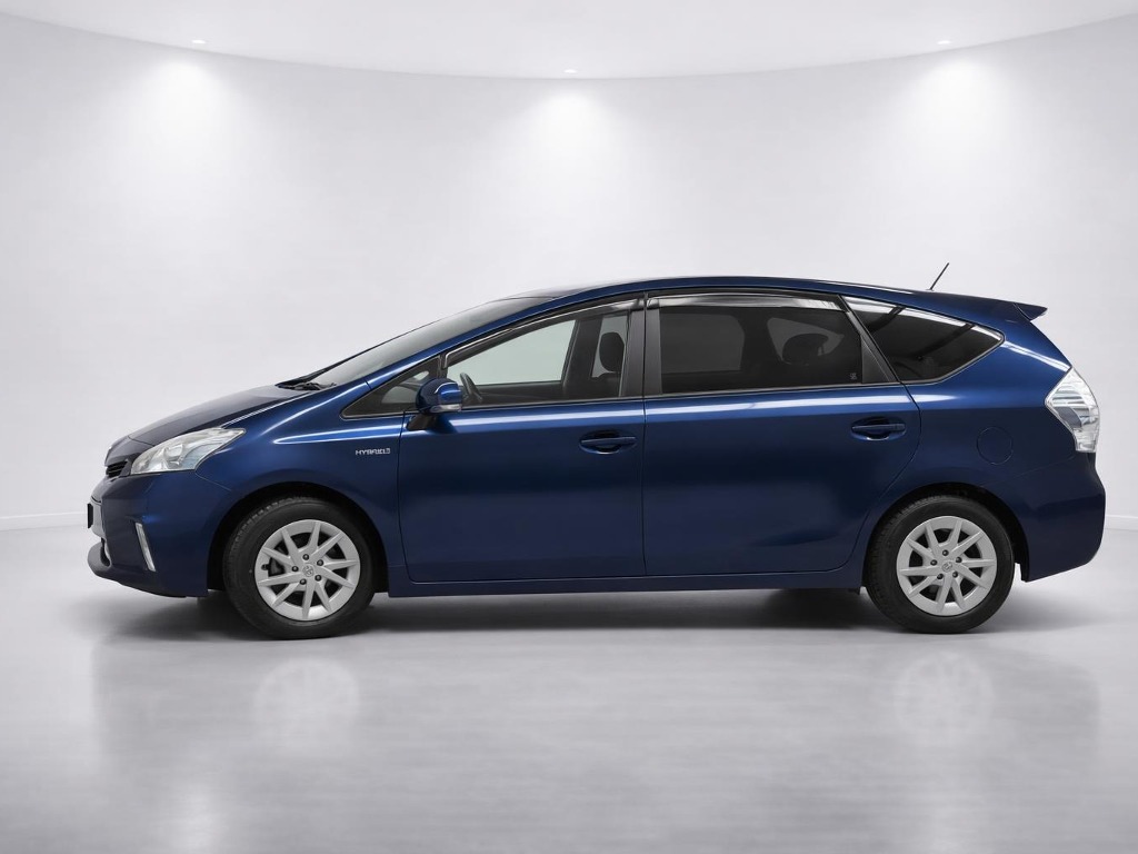 2014 Toyota Prius Alpha S Hybrid side exterior
