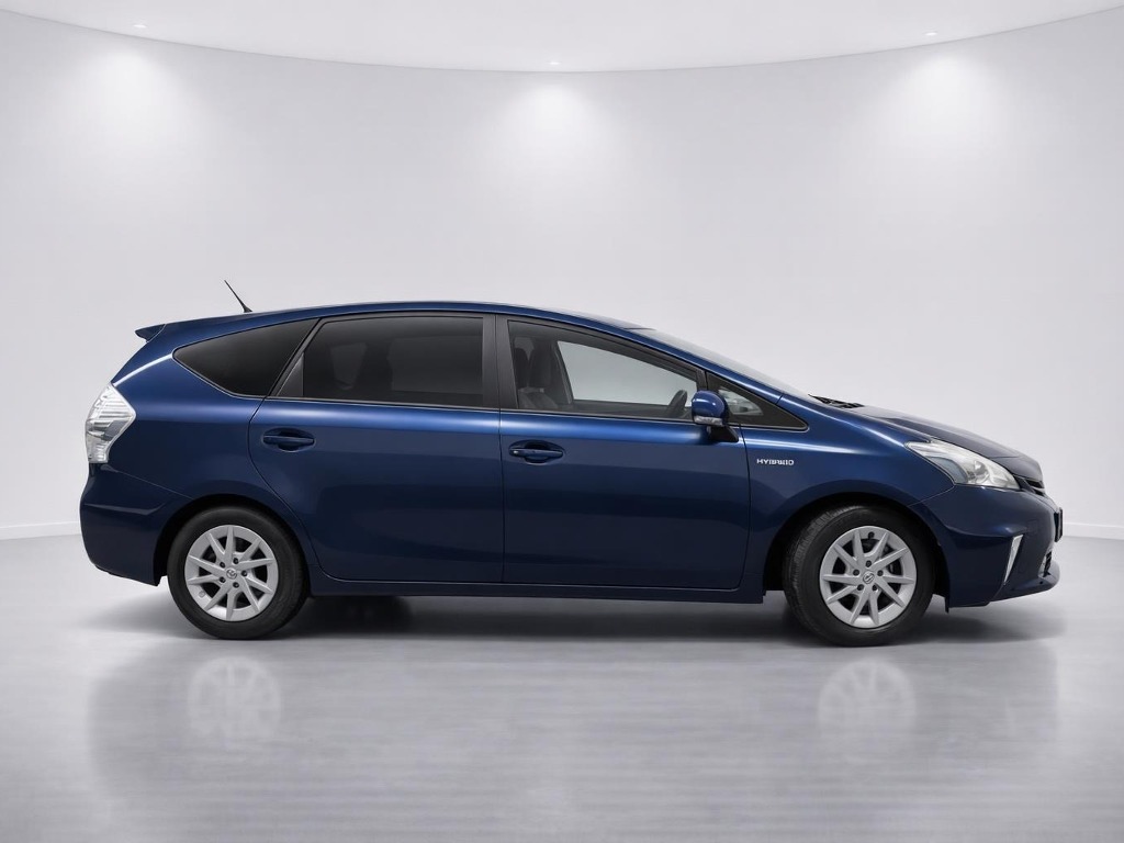 2014 Toyota Prius Alpha S Hybrid side exterior photo 2