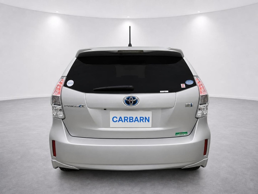 2013 Toyota Prius Alpha Hybrid 7 Seater rear exterior photo 2