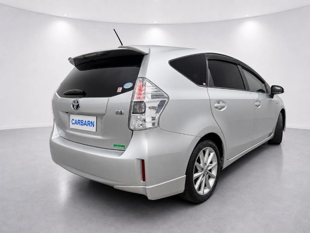 2013 Toyota Prius Alpha Hybrid 7 Seater rear exterior photo 3