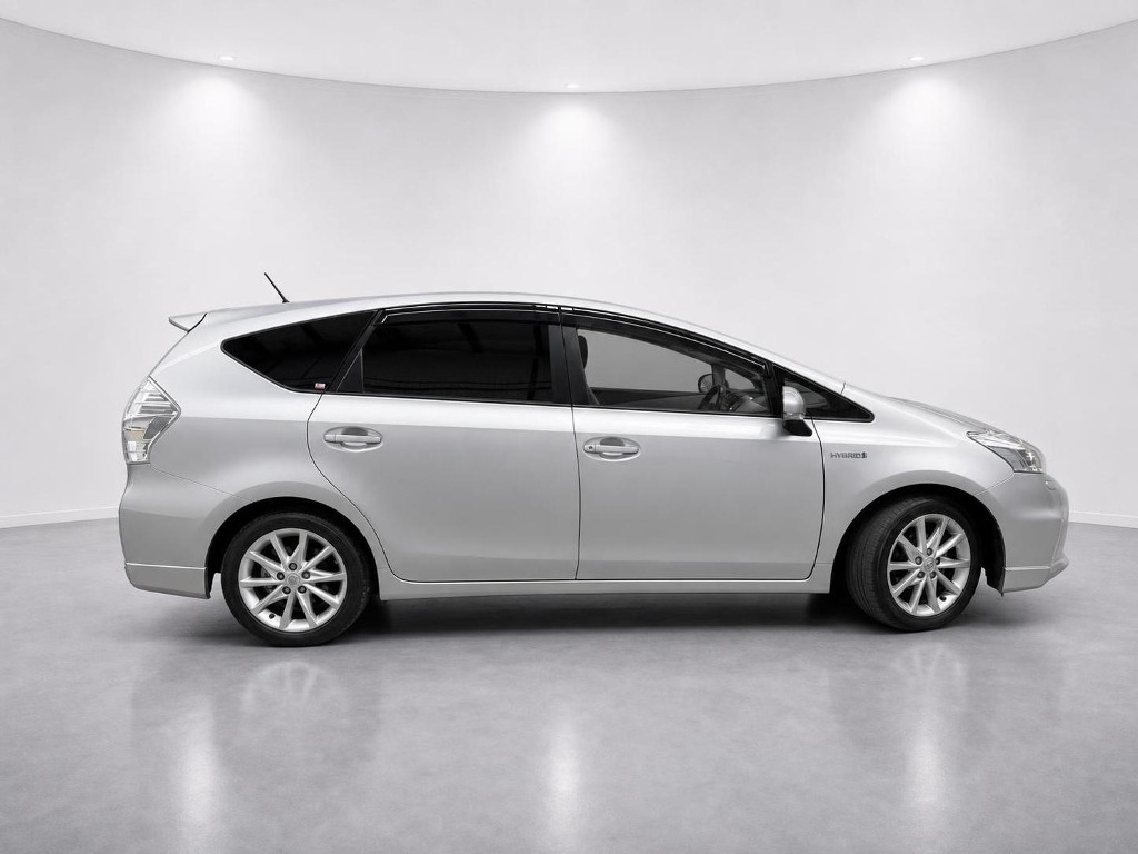 2013 Toyota Prius Alpha Hybrid 7 Seater side exterior photo 2