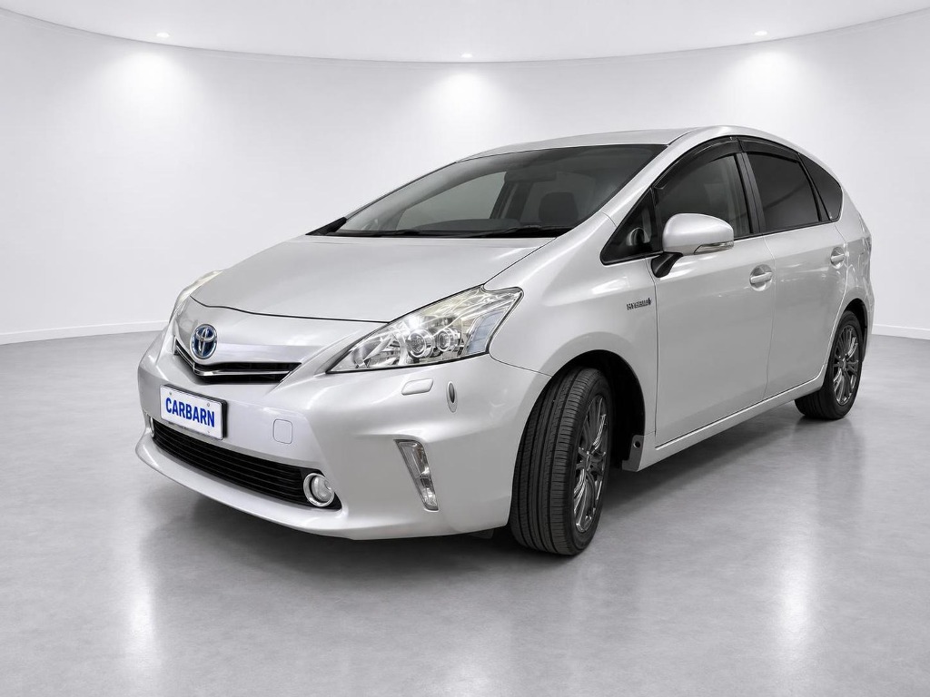 2014 Toyota Prius Alpha S Hybrid front exterior at Carbarn Lidcombe photo 2