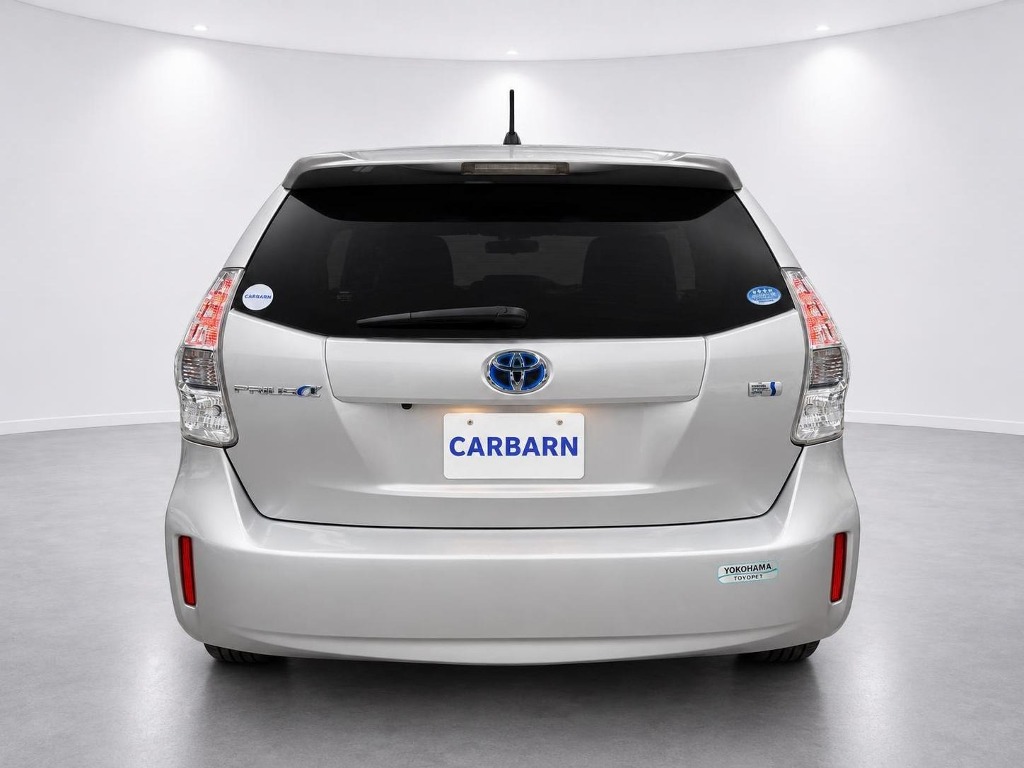 2014 Toyota Prius Alpha S Hybrid rear exterior photo 2