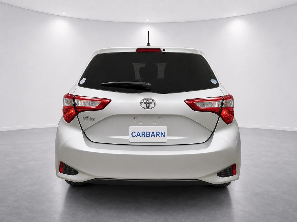 2018 Toyota Vitz F rear exterior photo 2