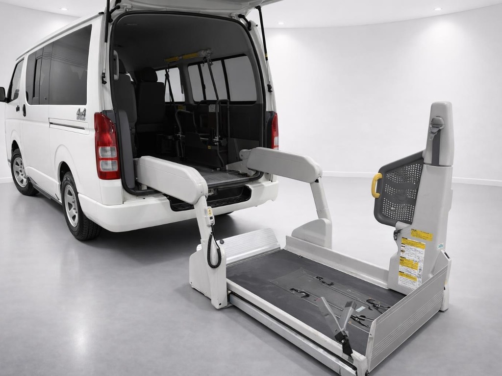 2008 Toyota Hiace 4WD rear exterior photo 4